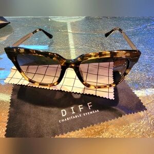 DIFF Polarized Bella sunglasses-never worn!